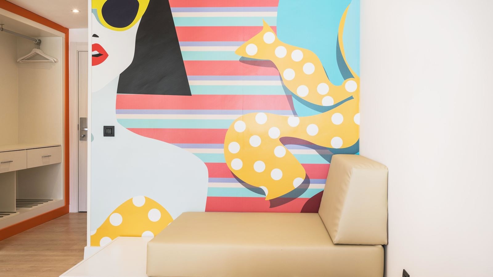 rooms-double-superior-pool-view