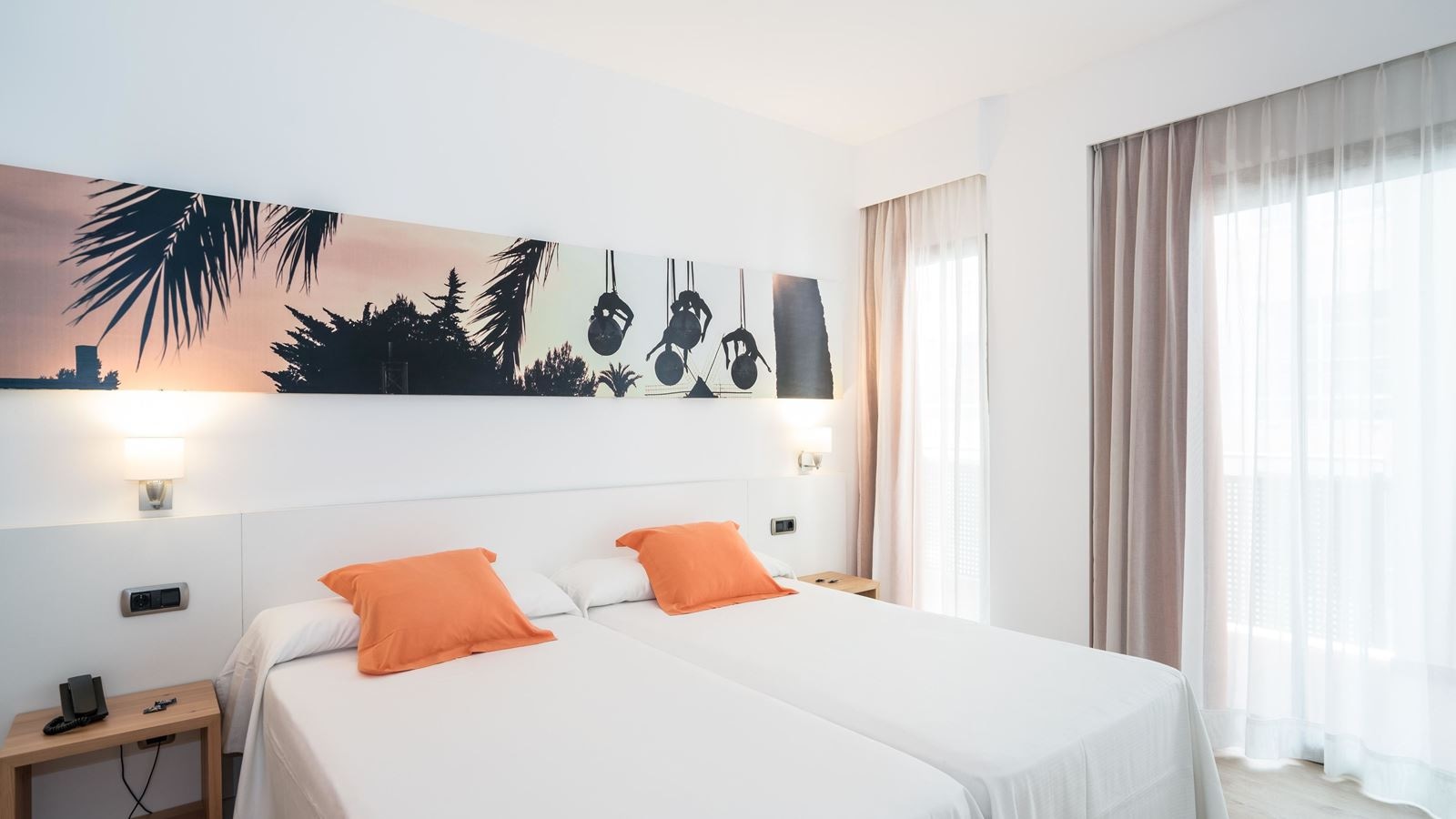 rooms-suite-junior-balcony-or-terrace