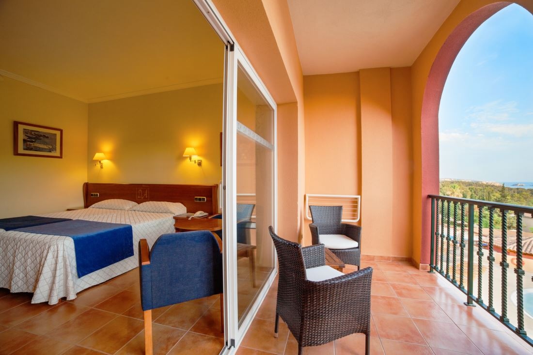 rooms-family-room-pool-view-balcony-or-terrace