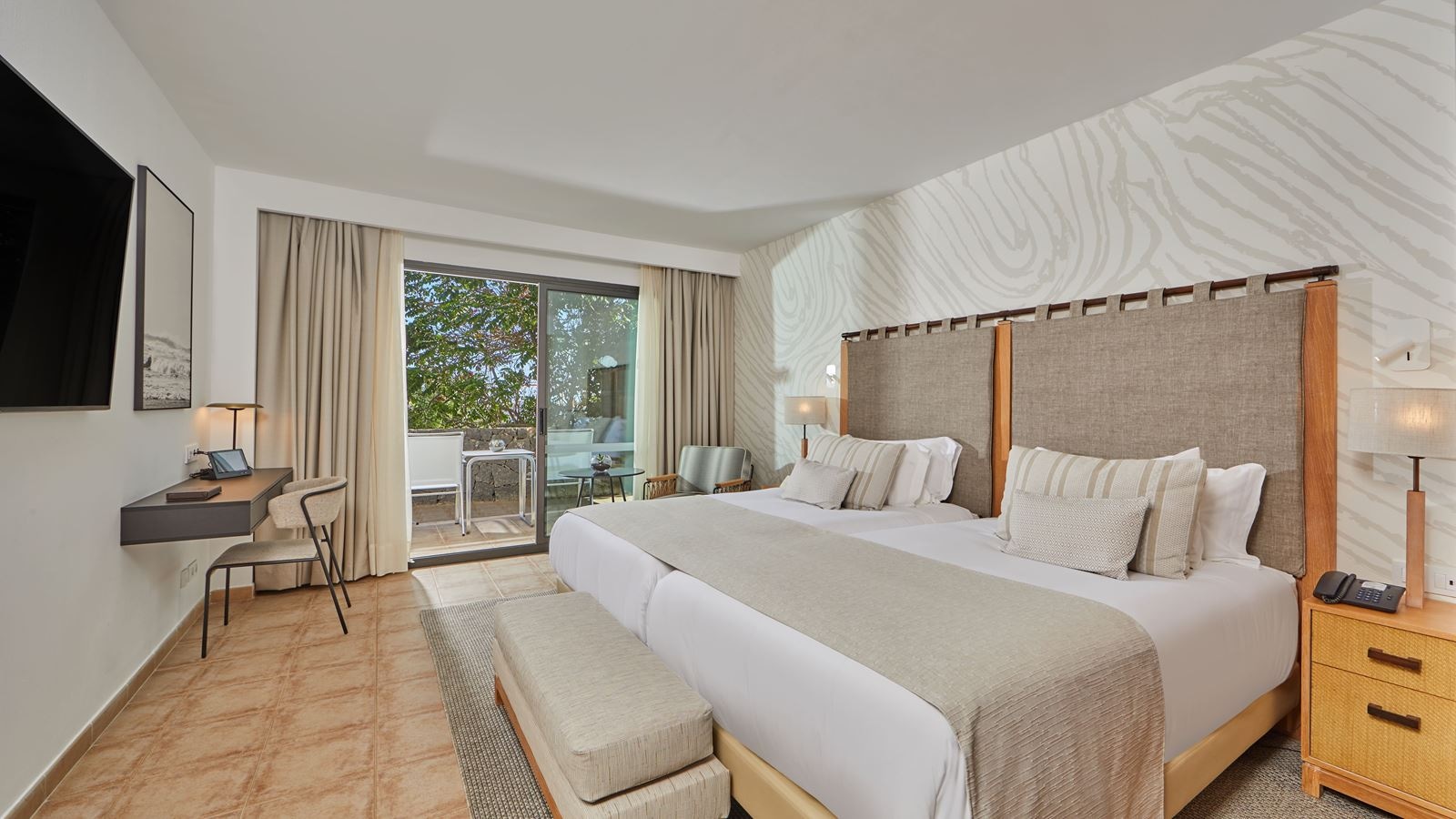 rooms-double-room-balcony-or-terrace