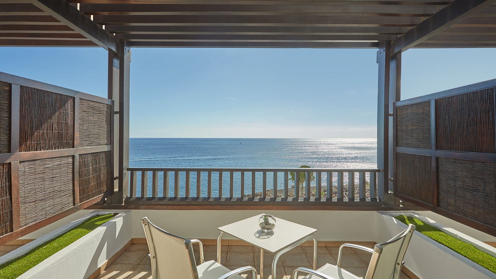 rooms-junior-suite-ocean-view-preferred-club-balcony-or-terrace