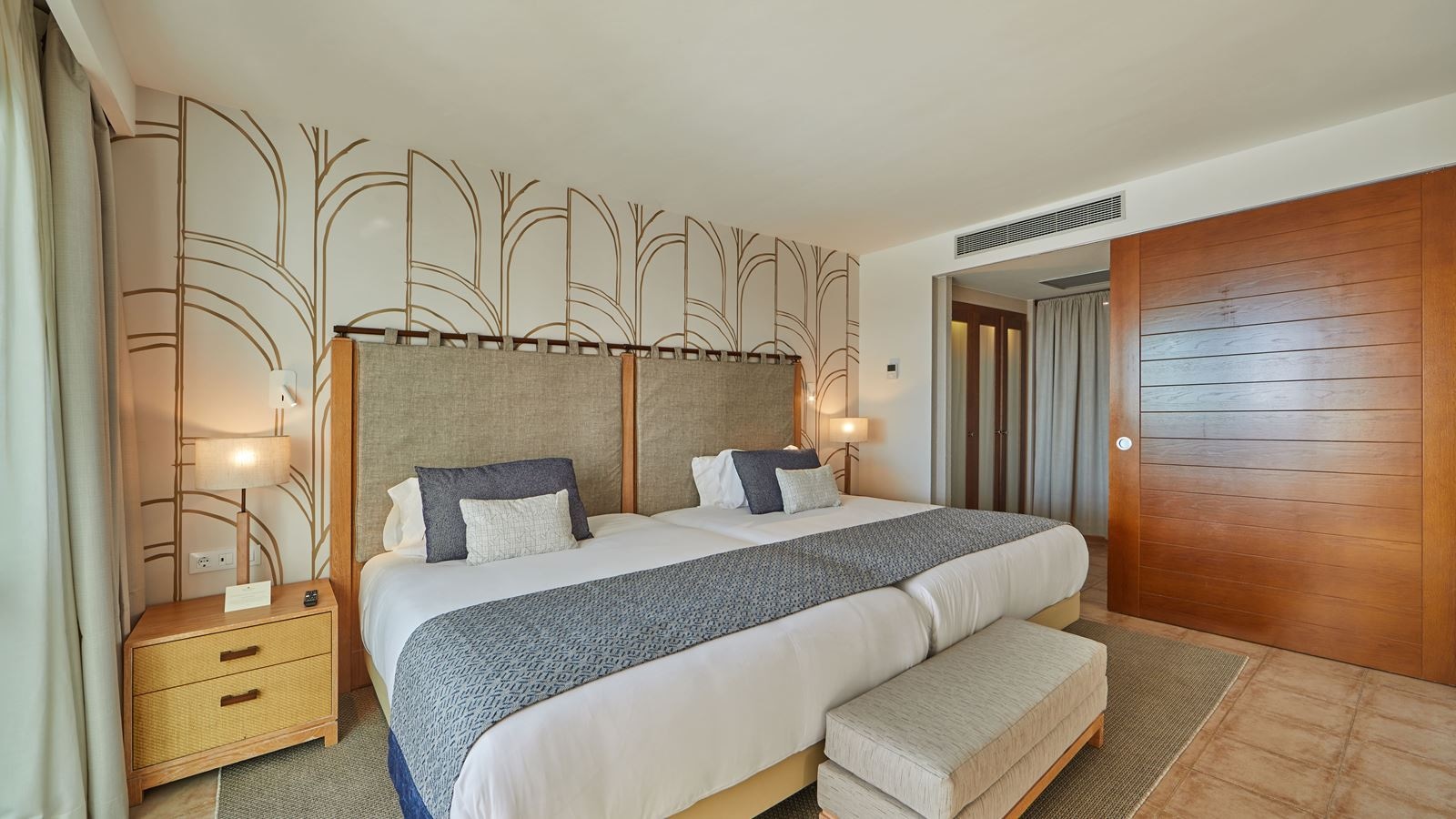 rooms-suite-ocean-view-preferred-club-balcony-or-terrace