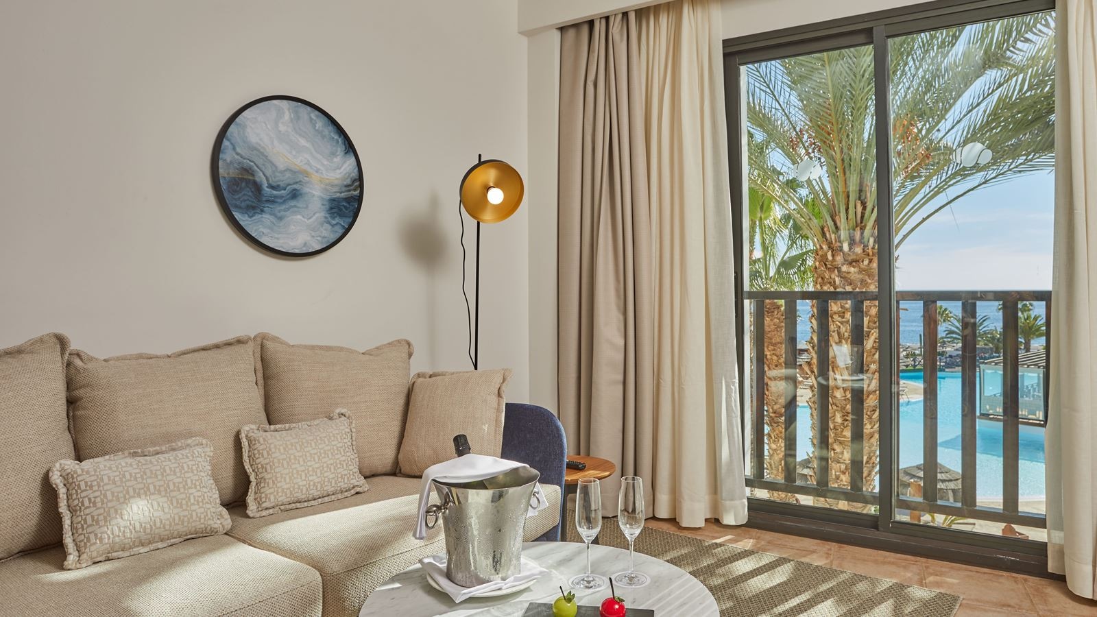 rooms-suite-ocean-view-preferred-club-balcony-or-terrace