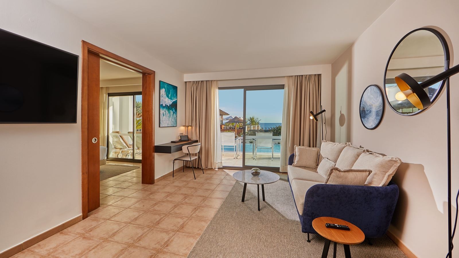 rooms-suite-swim-up-preferred-club-balcony-or-terrace