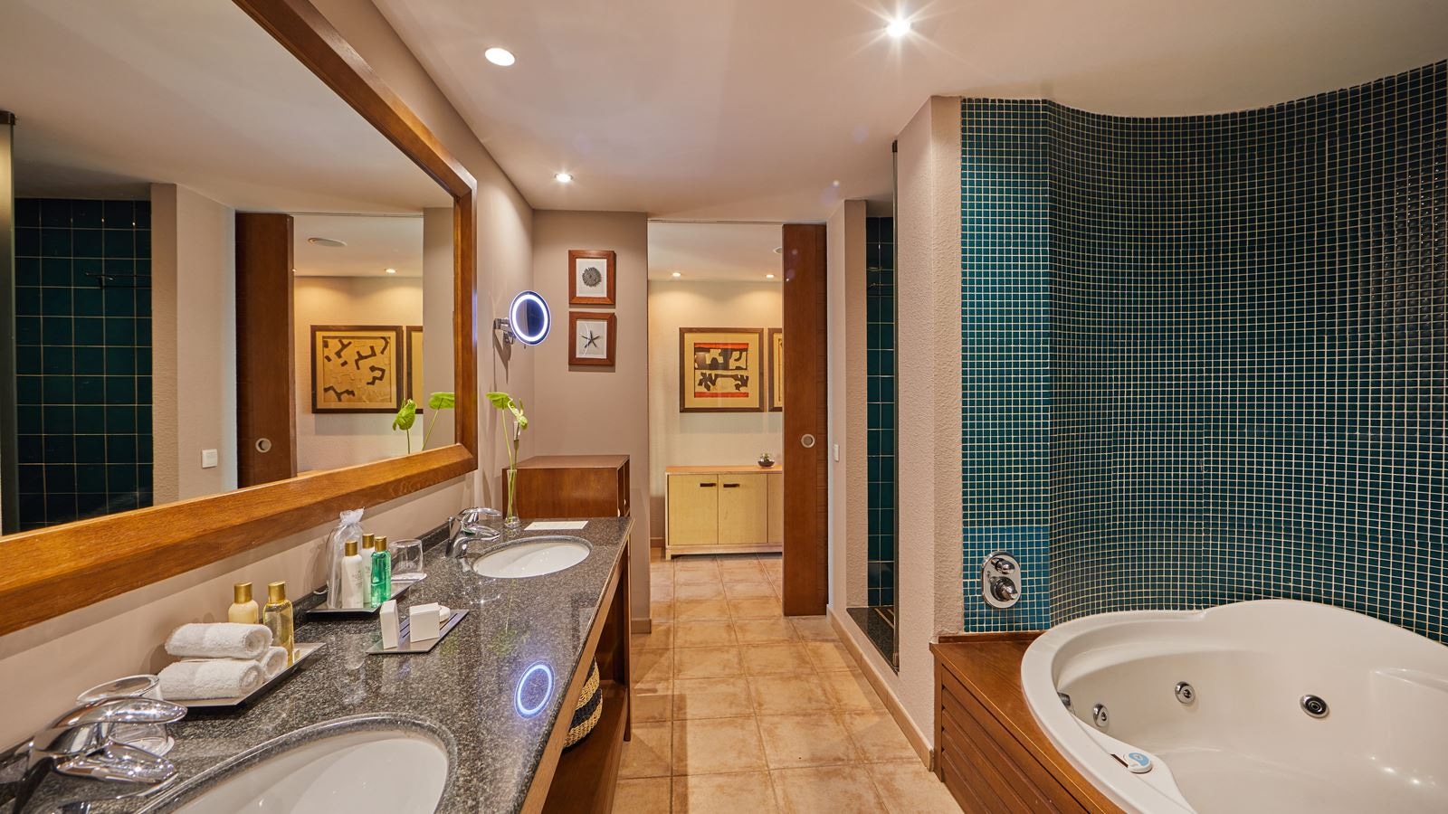 rooms-suite-swim-up-preferred-club-balcony-or-terrace