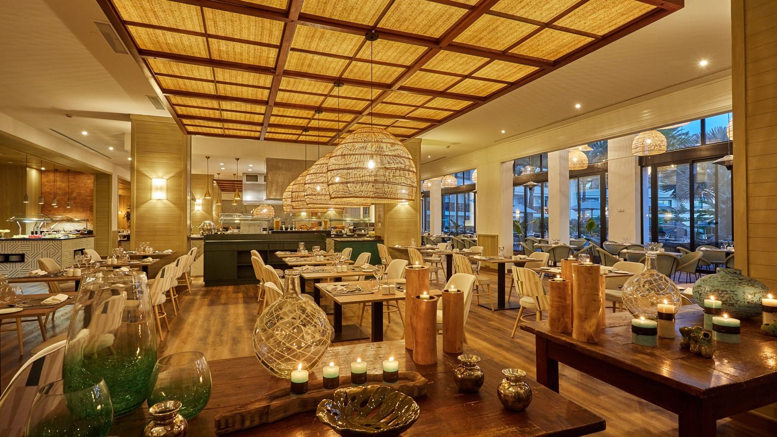 restaurants-world-café