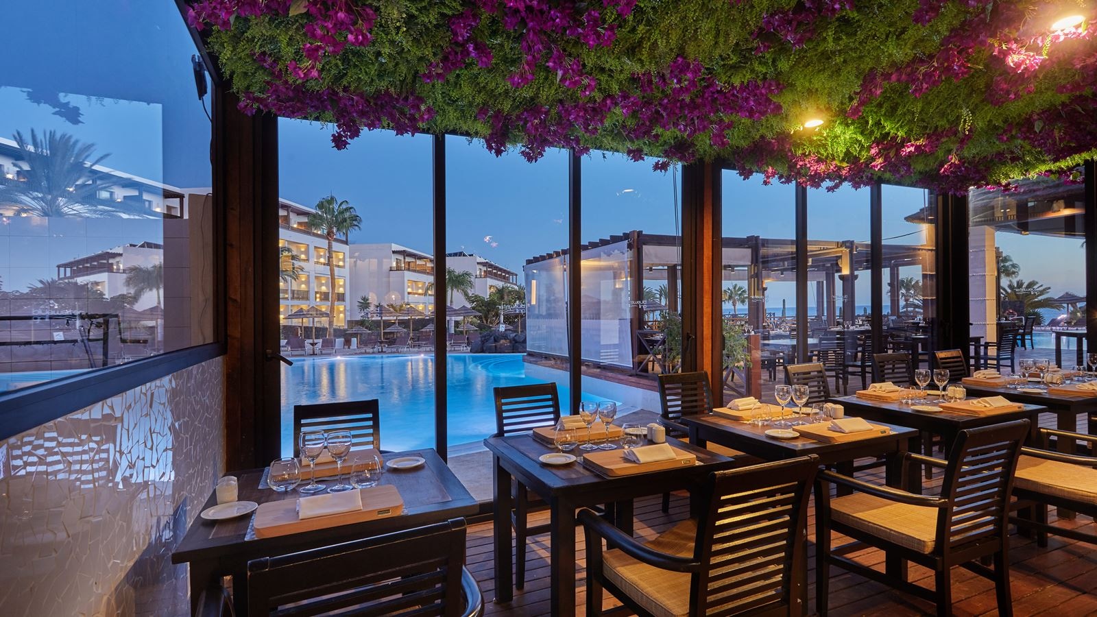 restaurants-bluewater-grill