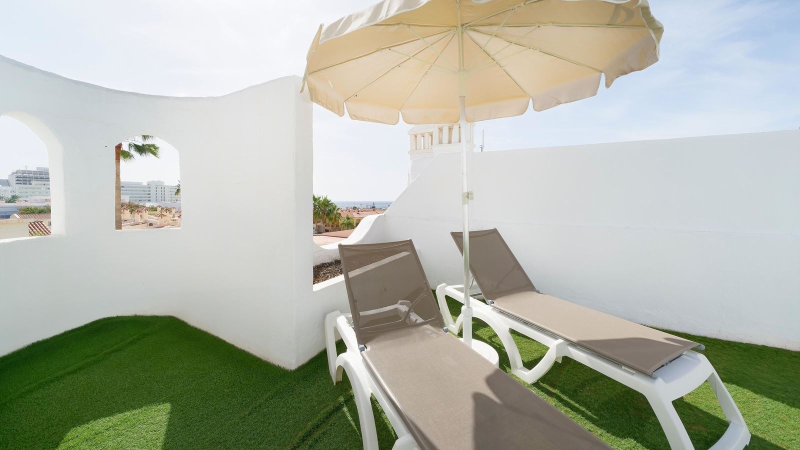 rooms-apartment-1-bedroom-roof-terrace