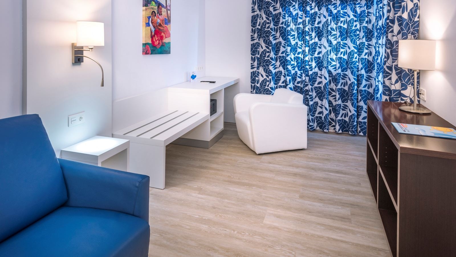 rooms-suite-balcony-or-terrace