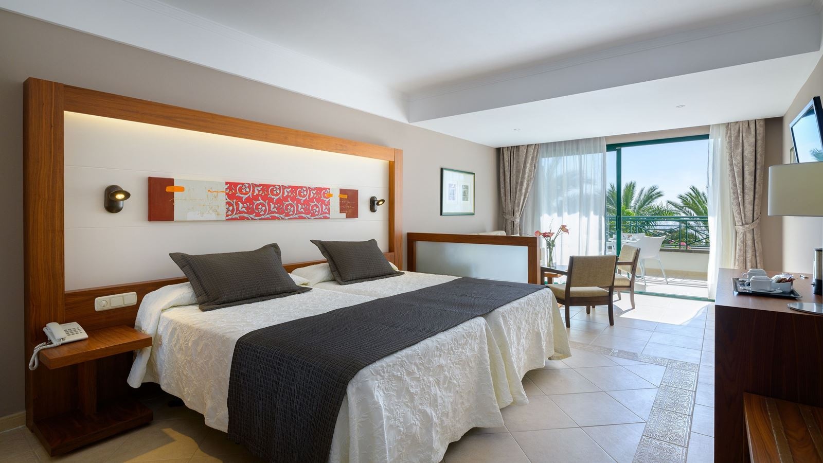 rooms-premium-room-sea-view-with-balcony