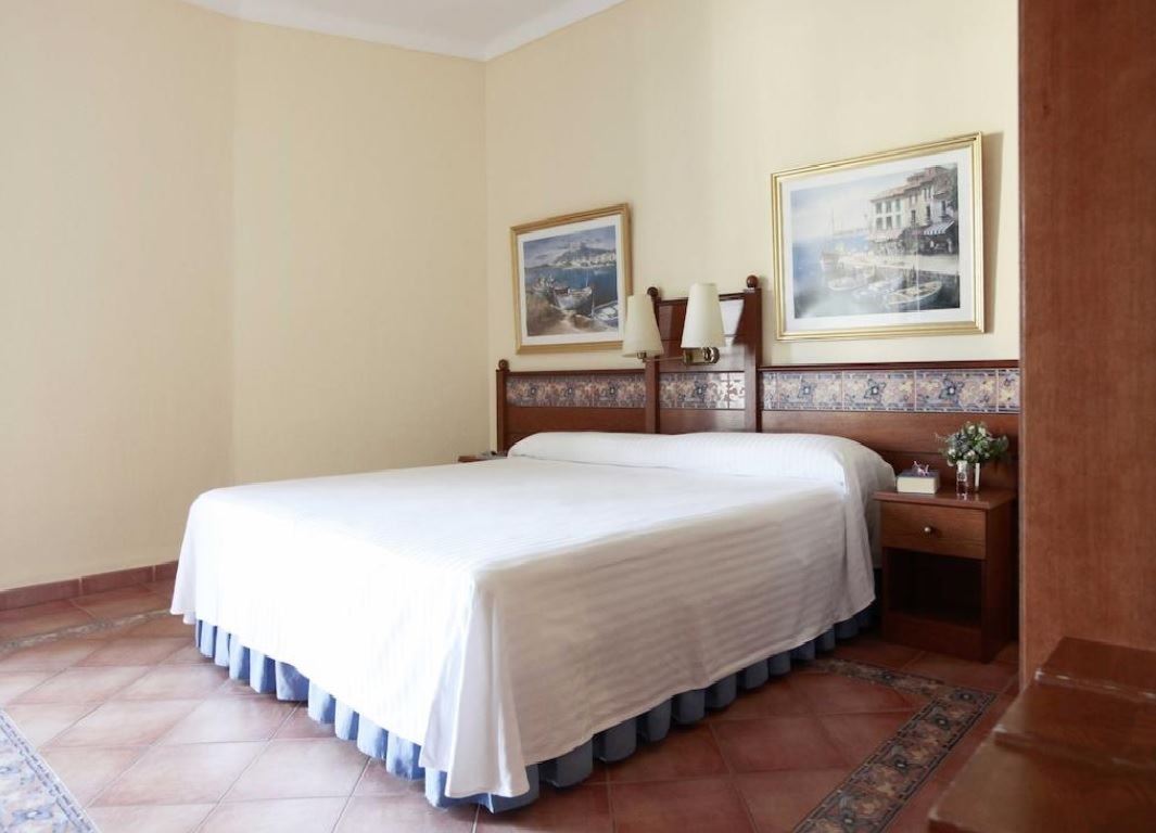 rooms-double-with-lateral-sea-view