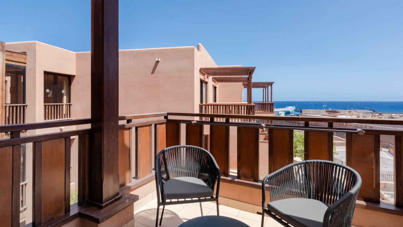 rooms-double-room-lateral-sea-view-balcony-or-terrace