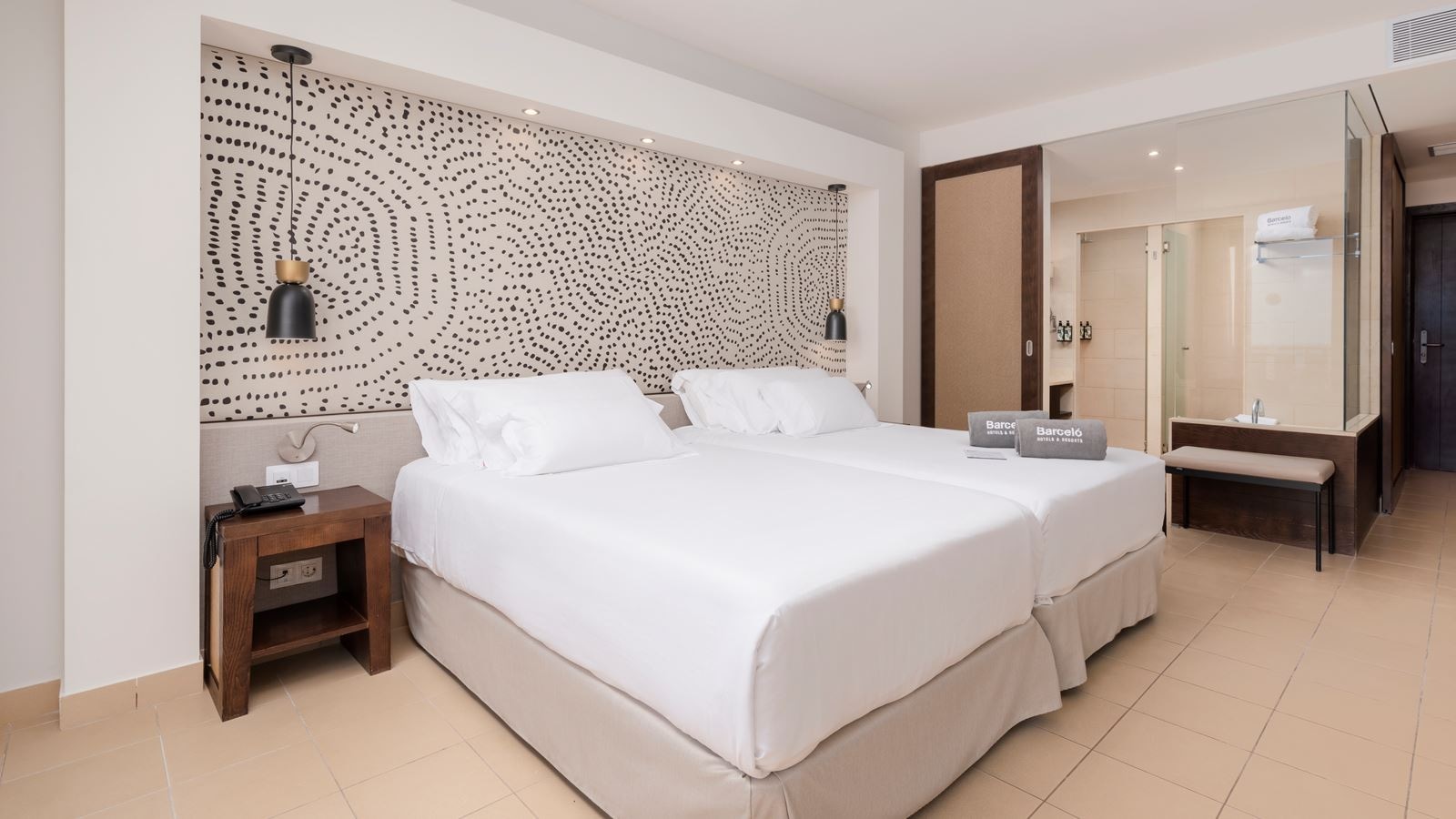 rooms-double-room-lateral-sea-view-balcony-or-terrace