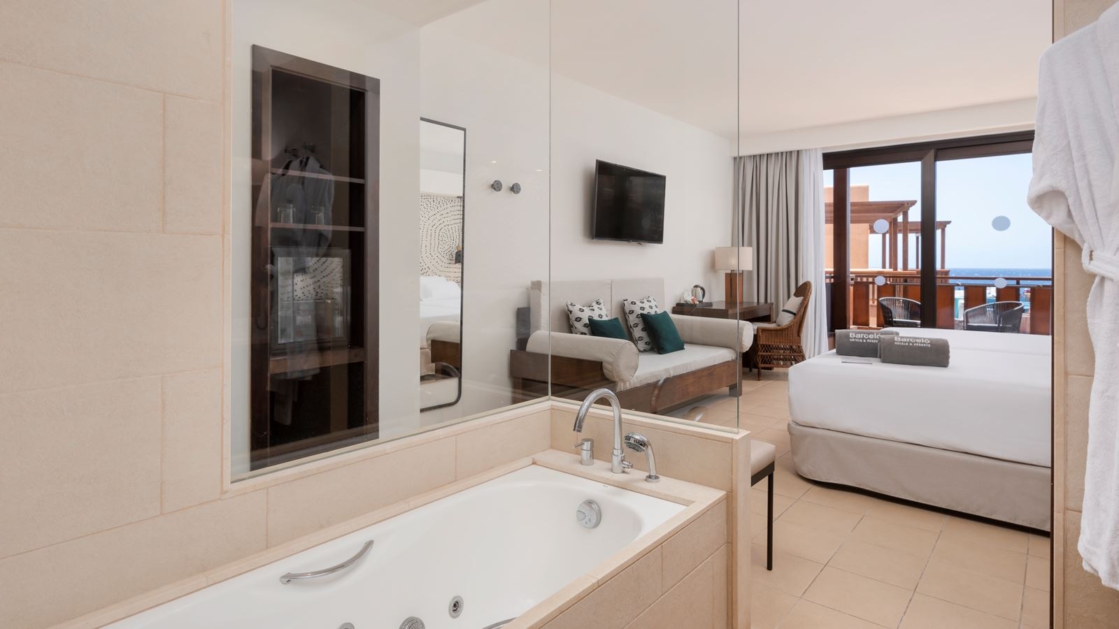 rooms-double-room-lateral-sea-view-balcony-or-terrace