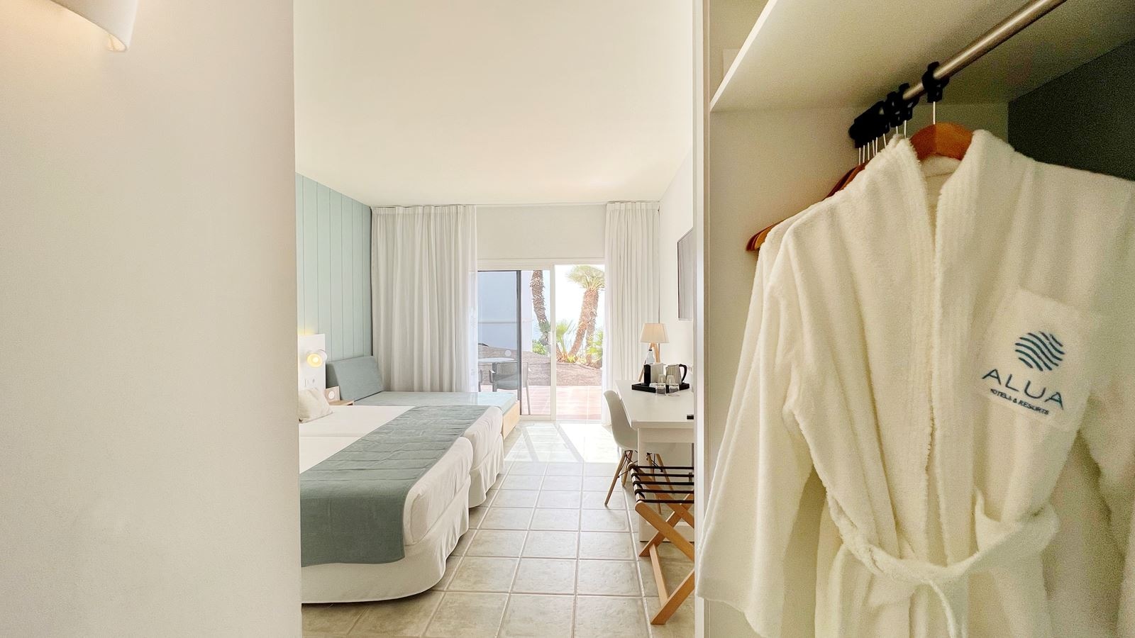 rooms-my-favourite-club-double-sea-view-room-balconyterrace