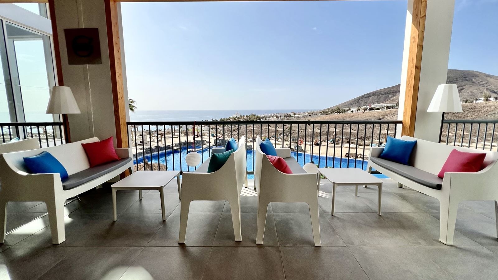 bars-my-favorite-club-lounge