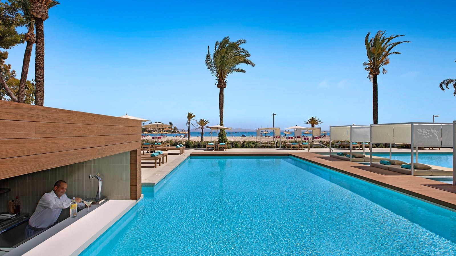 bars-palmira-swim-up-bar