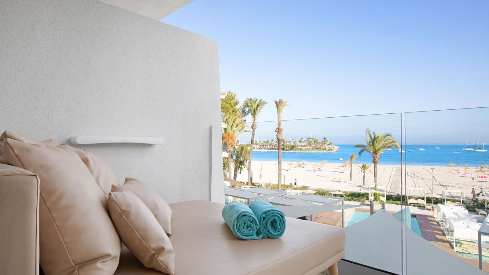 rooms-double-superior-frontal-sea-view-balcony-or-terrace