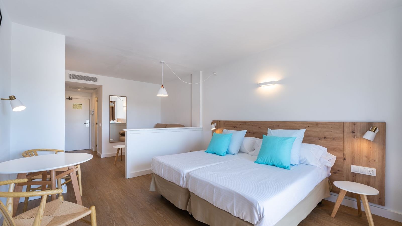 rooms-junior-suite-balcony-or-terrace