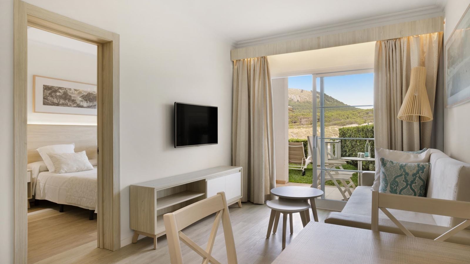 rooms-apt-1-bedroom-garden-with-mini-pool-and-terrace