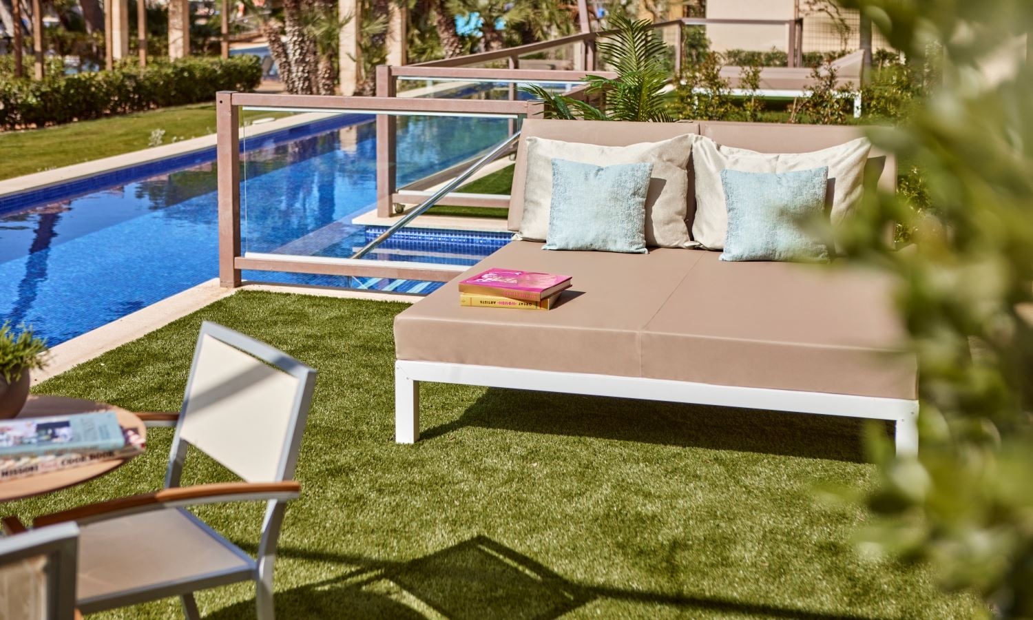 rooms-one-bedroom-swim-up-suite