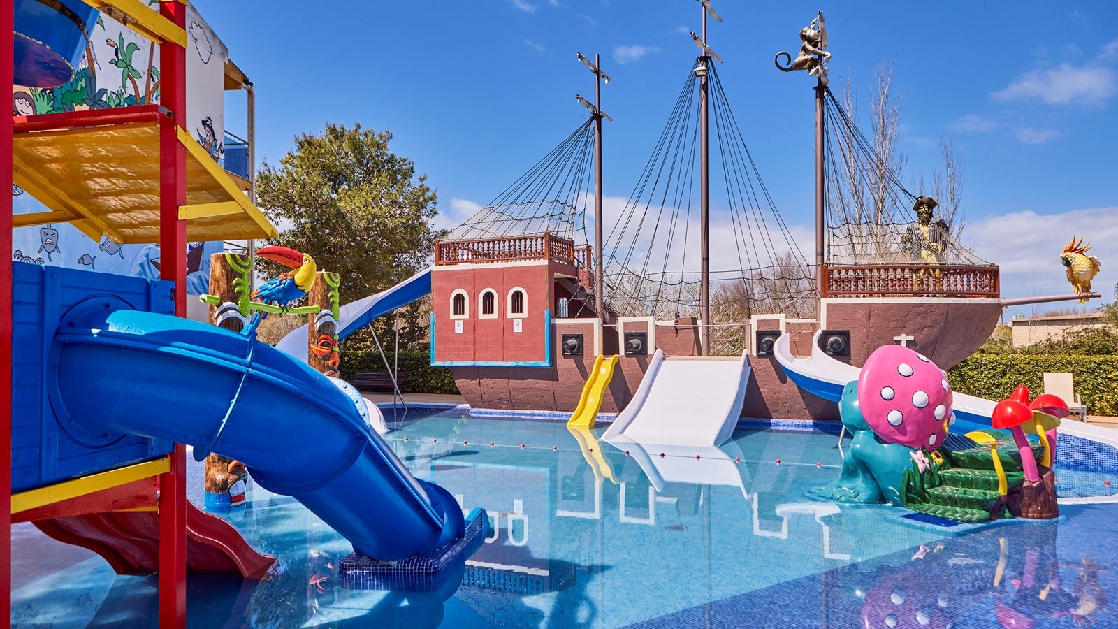 pools-outdoor-childrens-pool