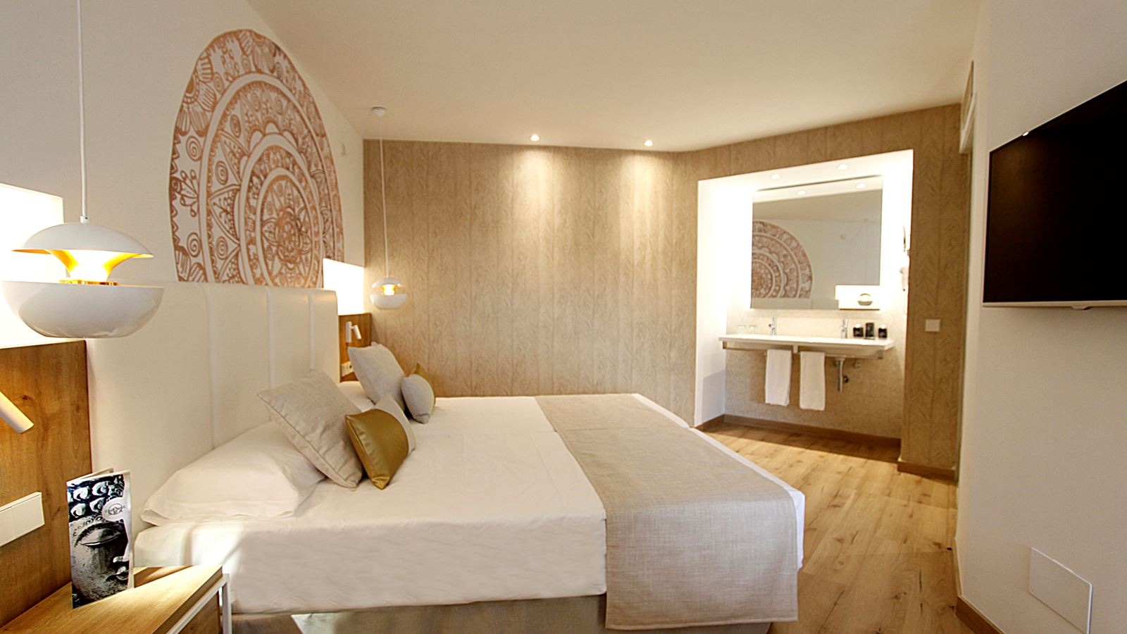 rooms-suite-room-balcony-or-terrace