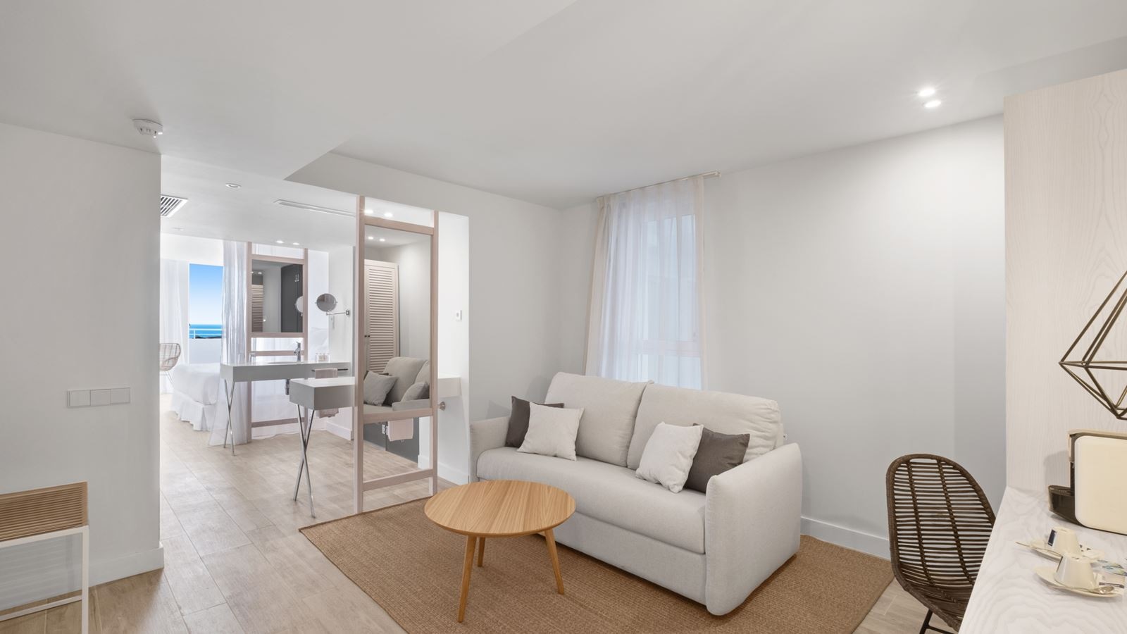 rooms-suite-junior-seaview-terrace