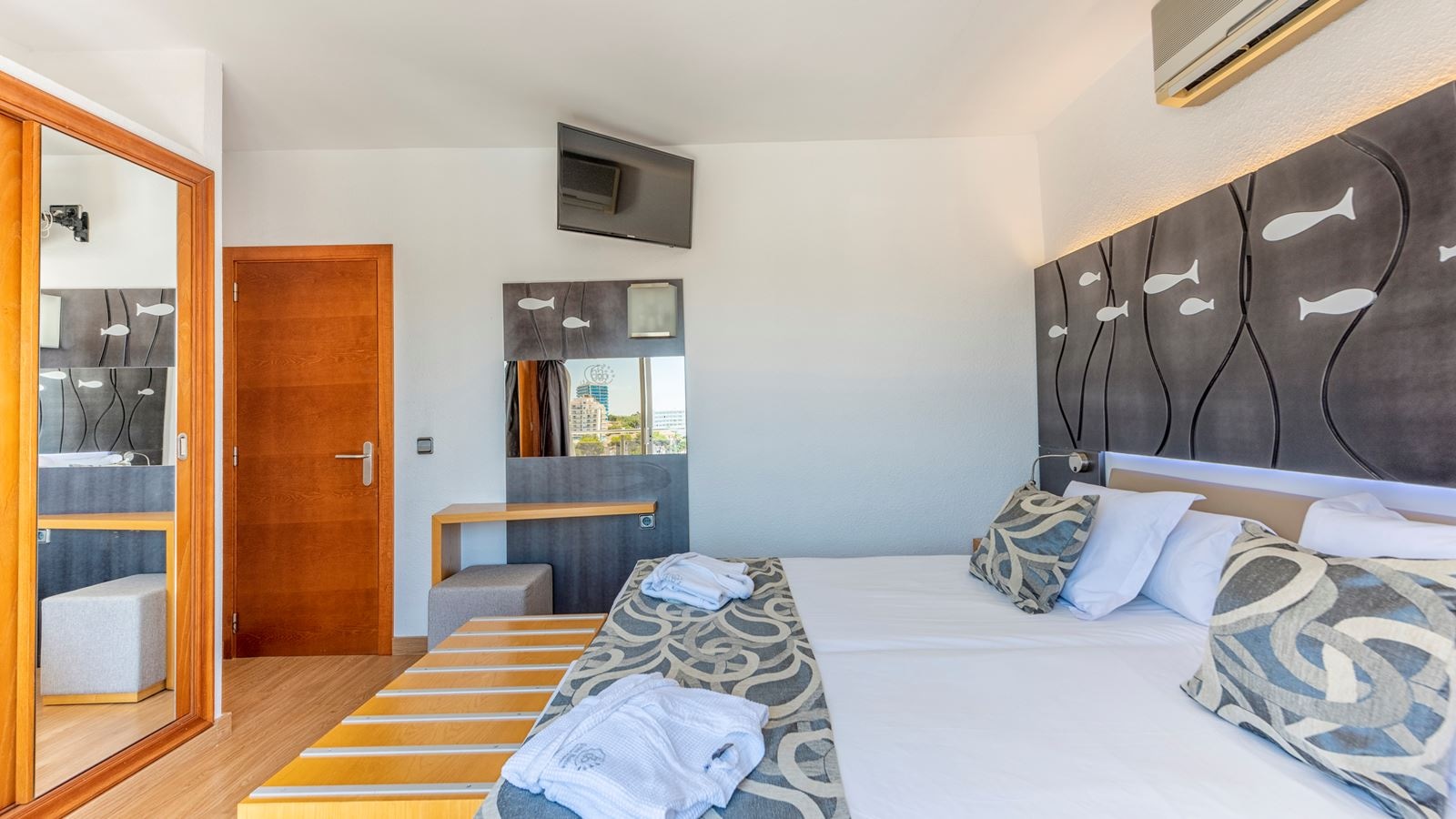 rooms-double-standard-room-balcony-or-terrace