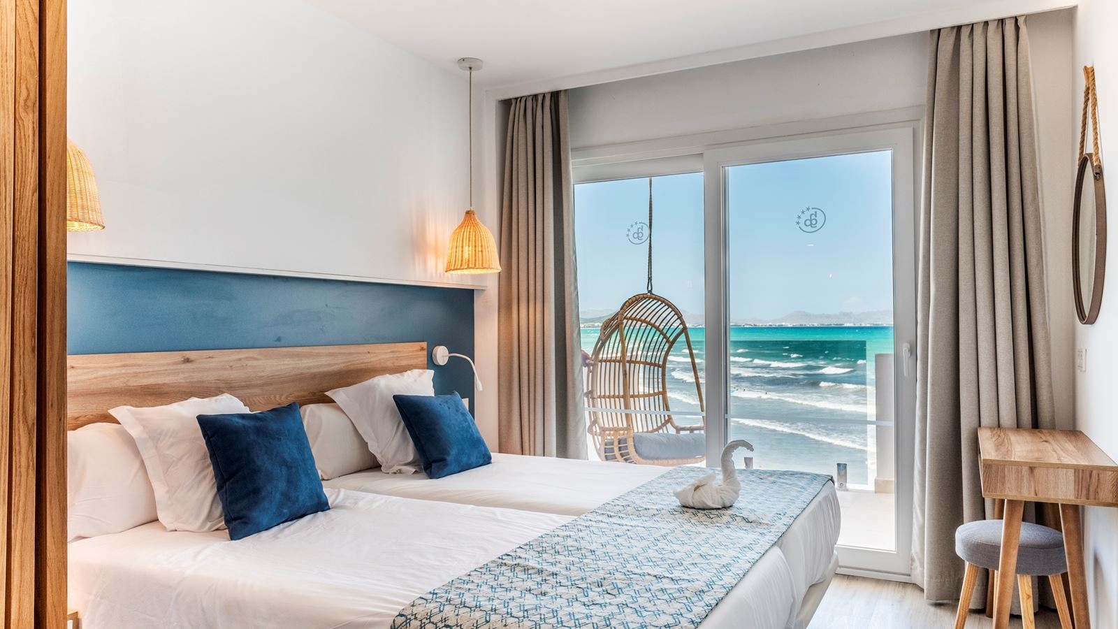 rooms-apartment-lateral-sea-view