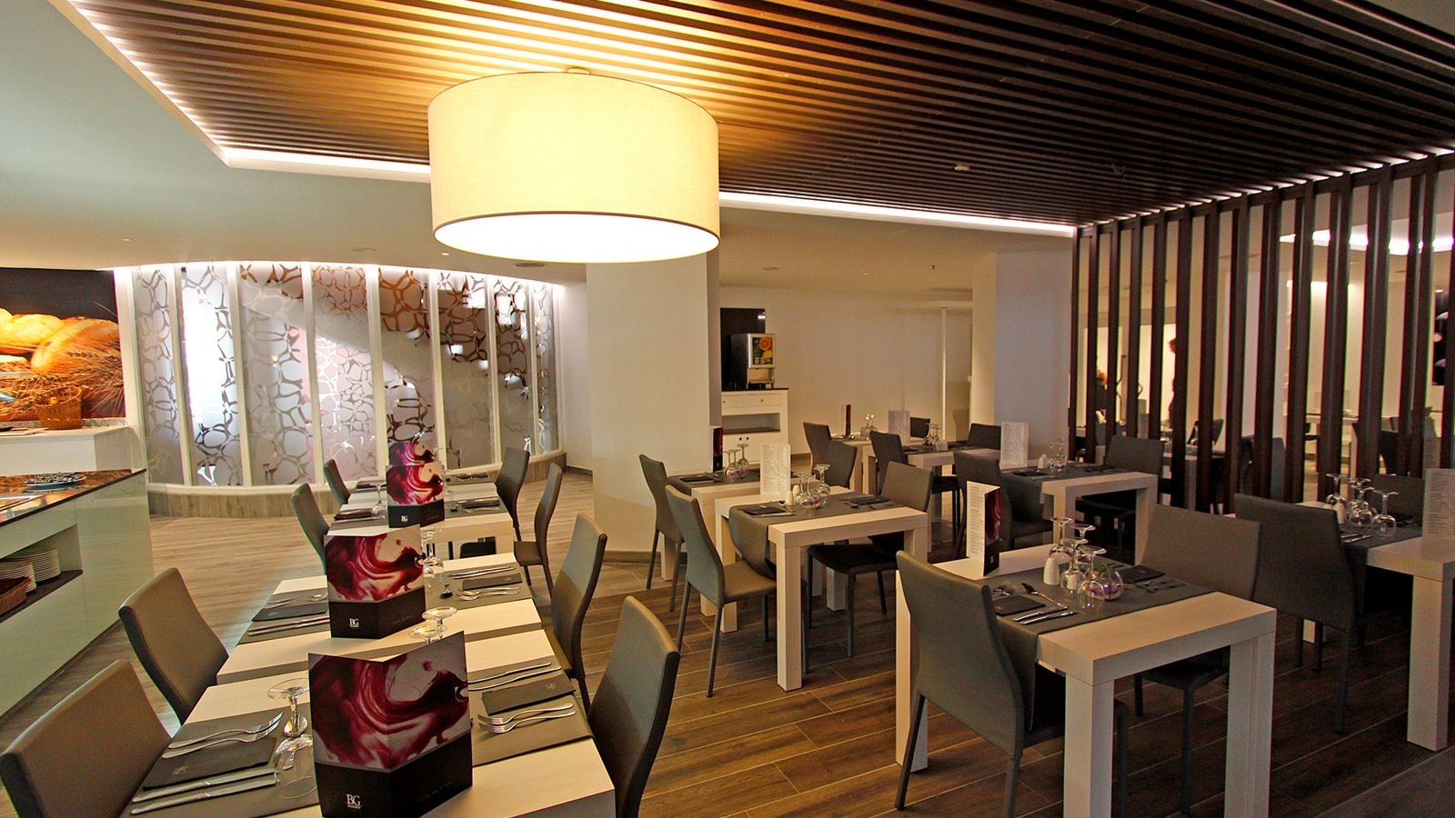 restaurants-restaurant