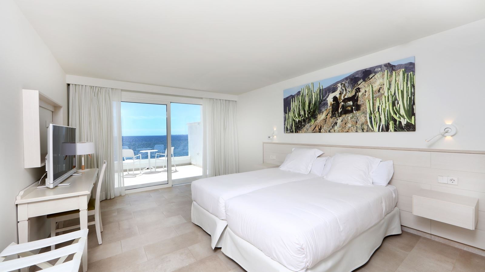 rooms-double-sea-view-priority-location-a