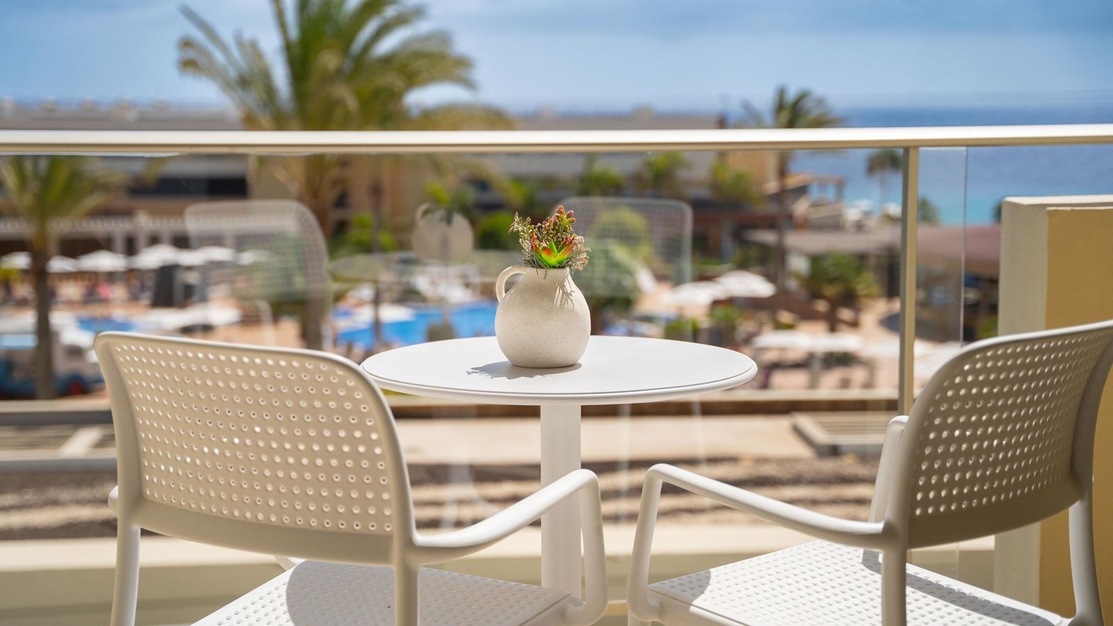 rooms-family-suite-sea-view-priority-location