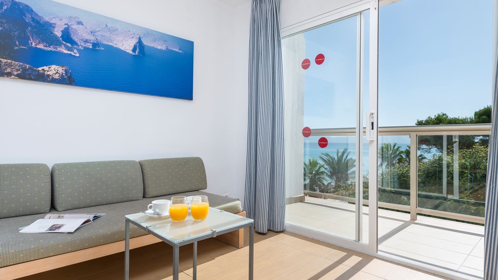 rooms-1-bedroom-apartment-balcony-or-terrace