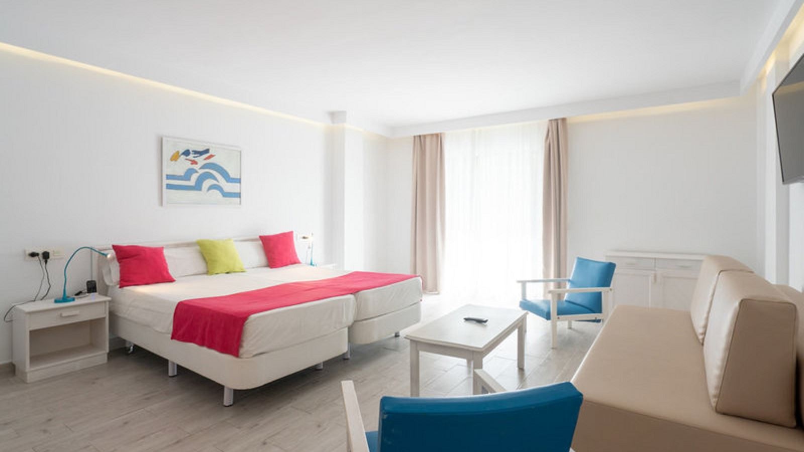 rooms-double-standard-balcony-or-terrace