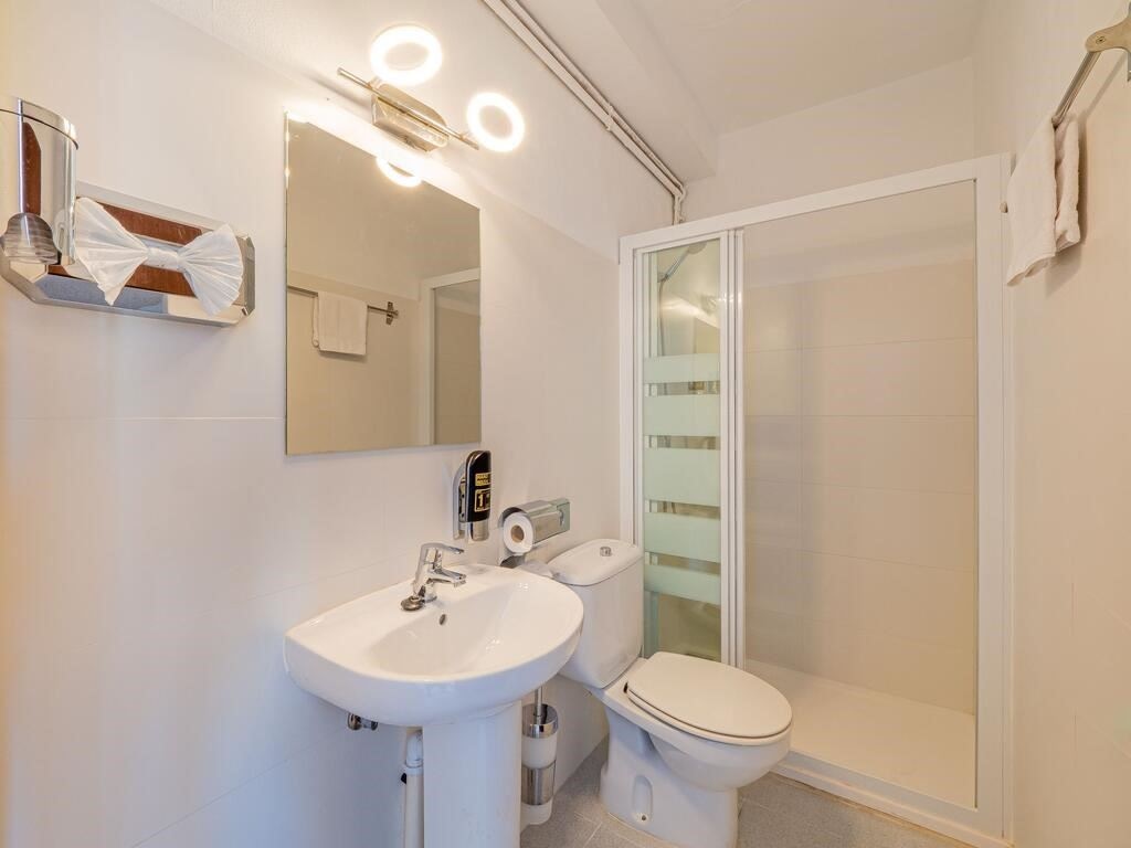 rooms-double-room-seasideview-balcony