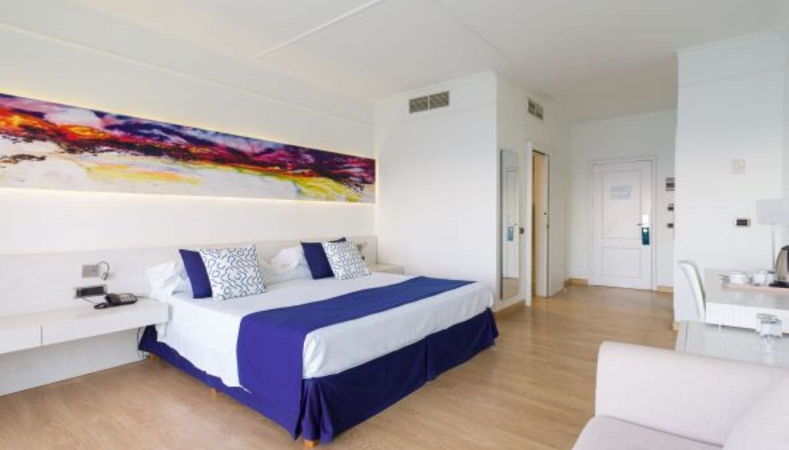 rooms-double-room-mountain-view