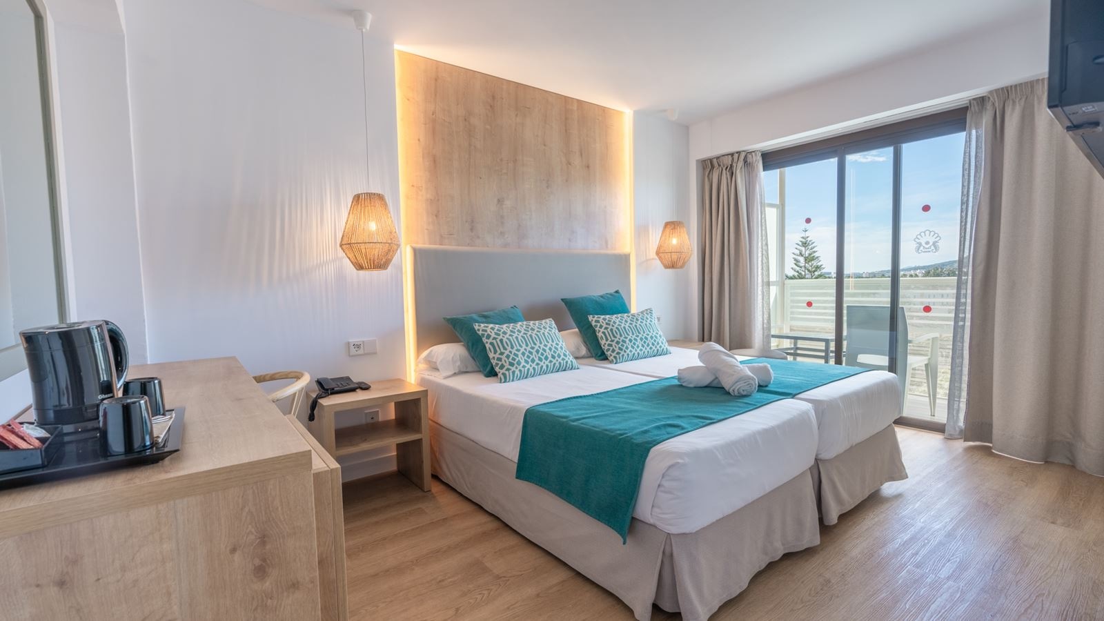 rooms-doble-jardin-2nd-3rd-or-4th-floor-with-balcony-or-terrace