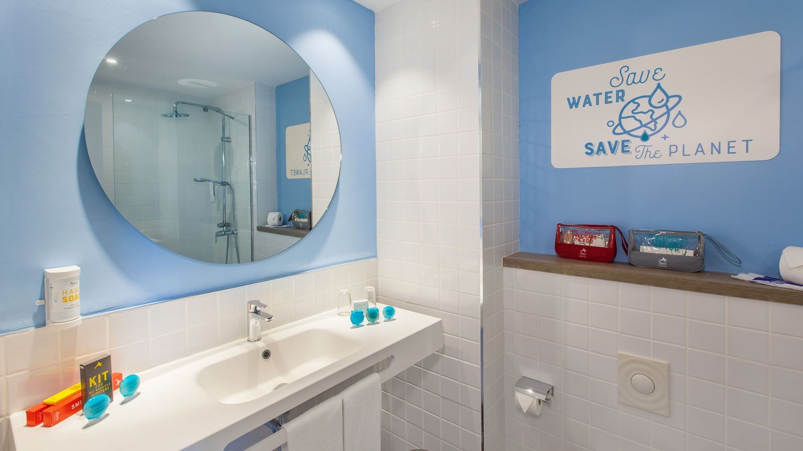 rooms-dde-deluxe-room-balcony-adults-only