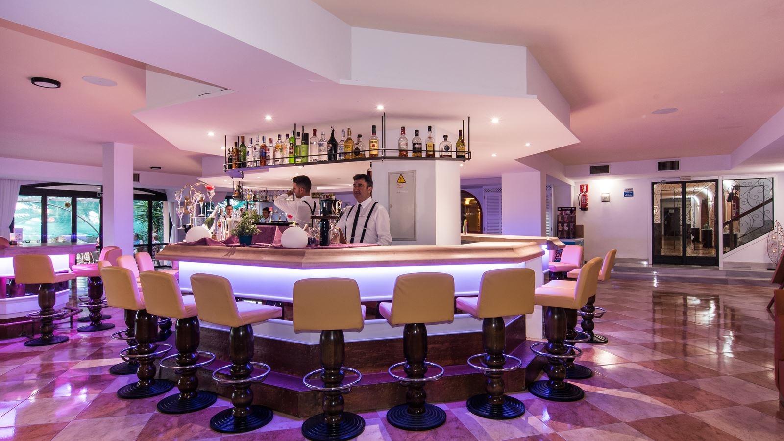 bars-poolside-snack-bar