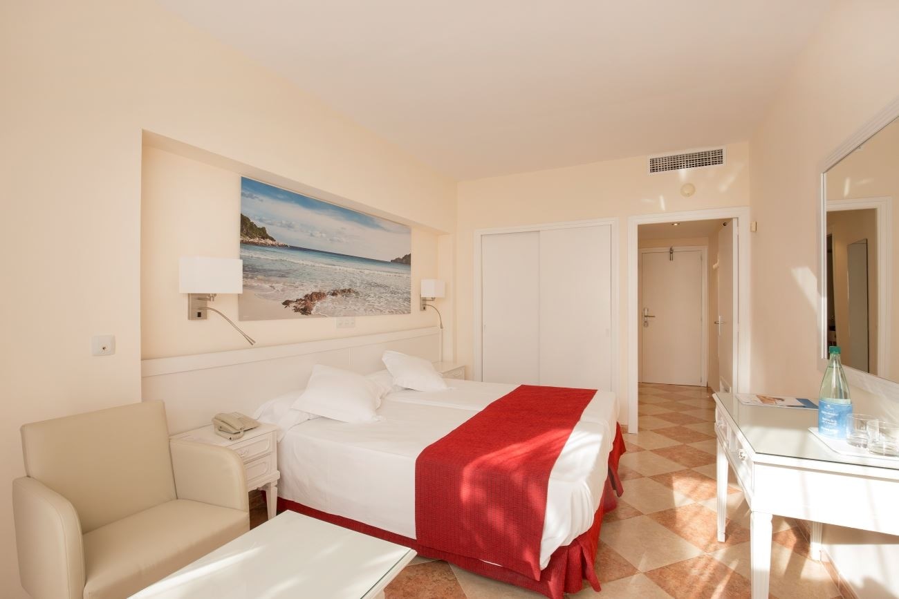 rooms-double-room-main-building