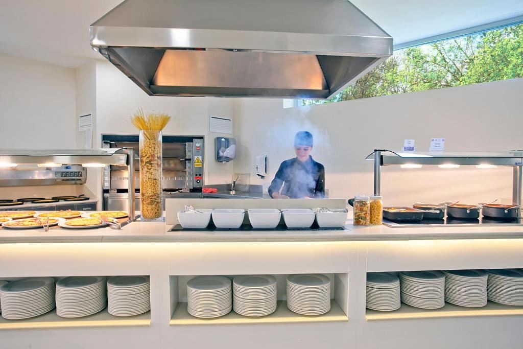 restaurants-breakfast-buffet