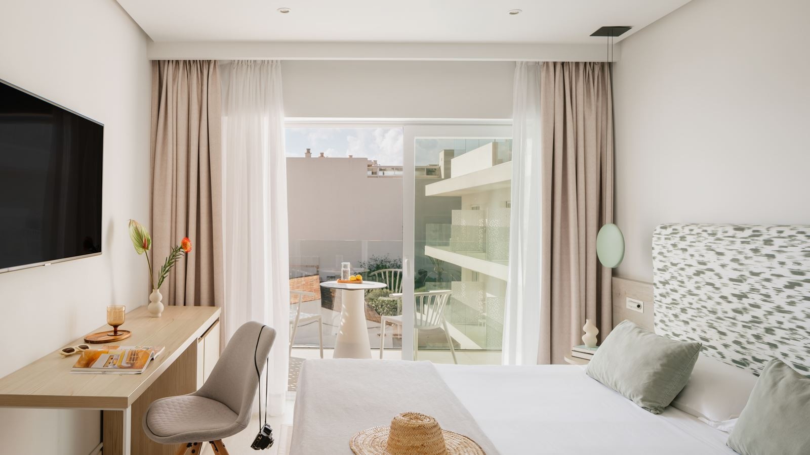 rooms-c2v--double-superior-partial-sea-view