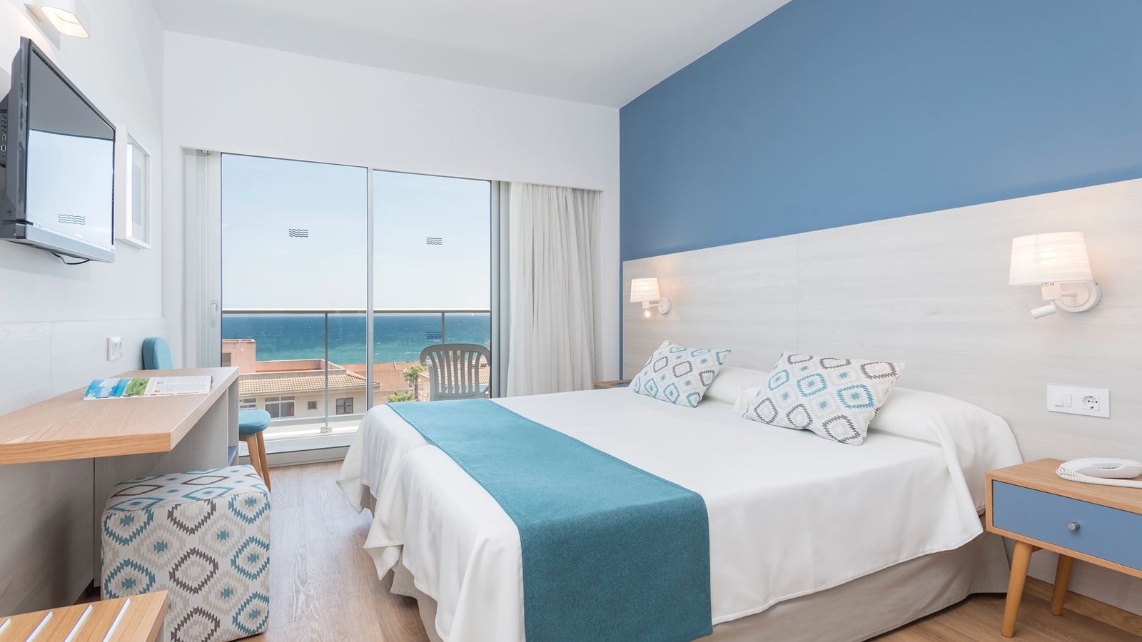 rooms-dm--twin-sea-view