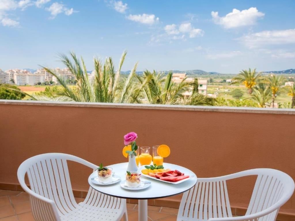 rooms-double-standard-room-with-balcony