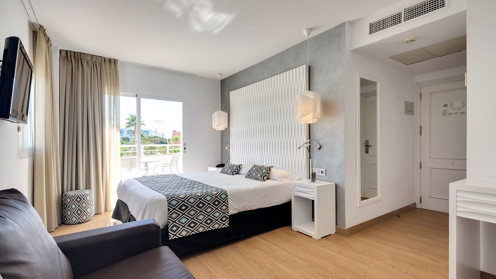 rooms-double-superior-balcony-or-terrace