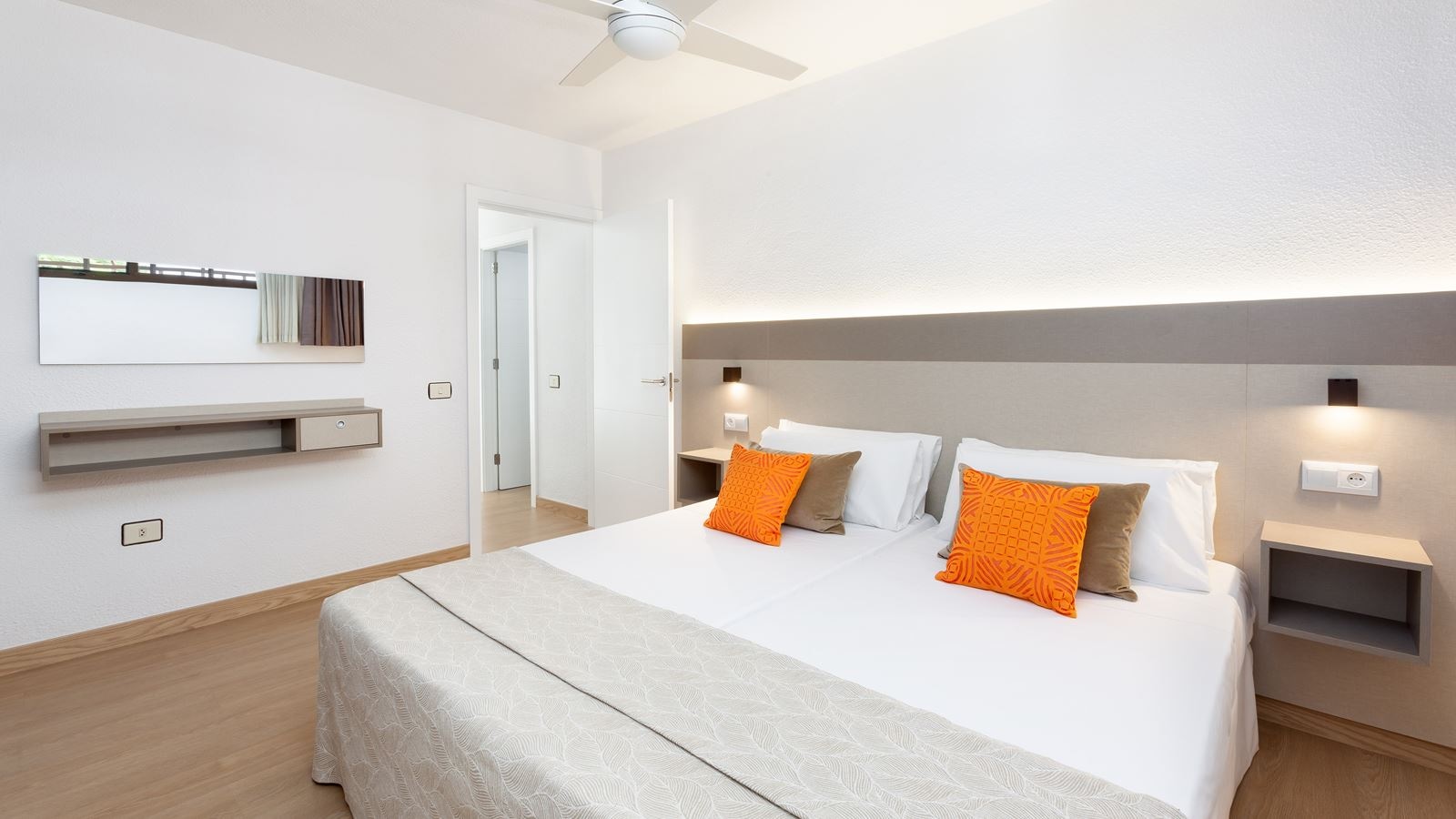 rooms-quad-standard-apartment-balcony-or-terrace