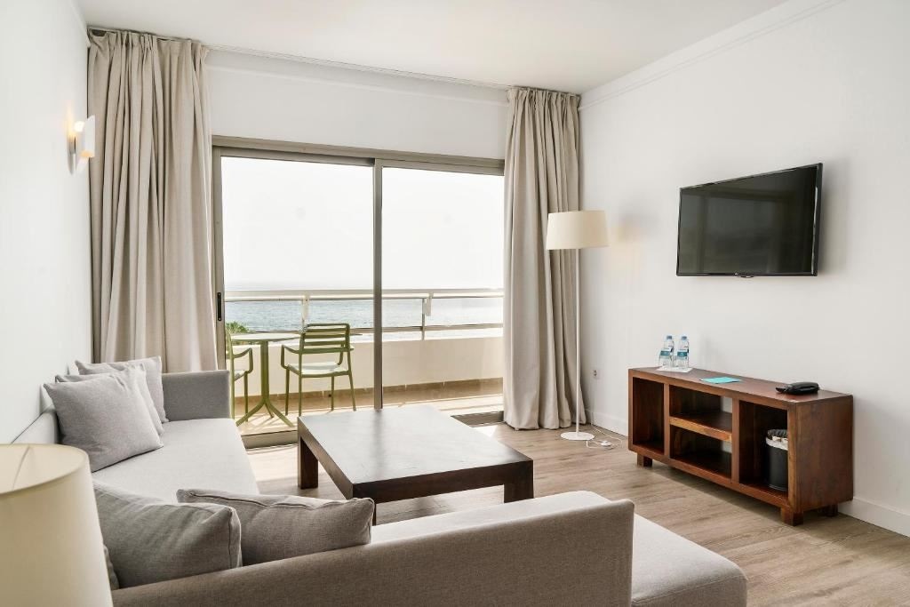 rooms-my-favorite-club-suite-ocean-view