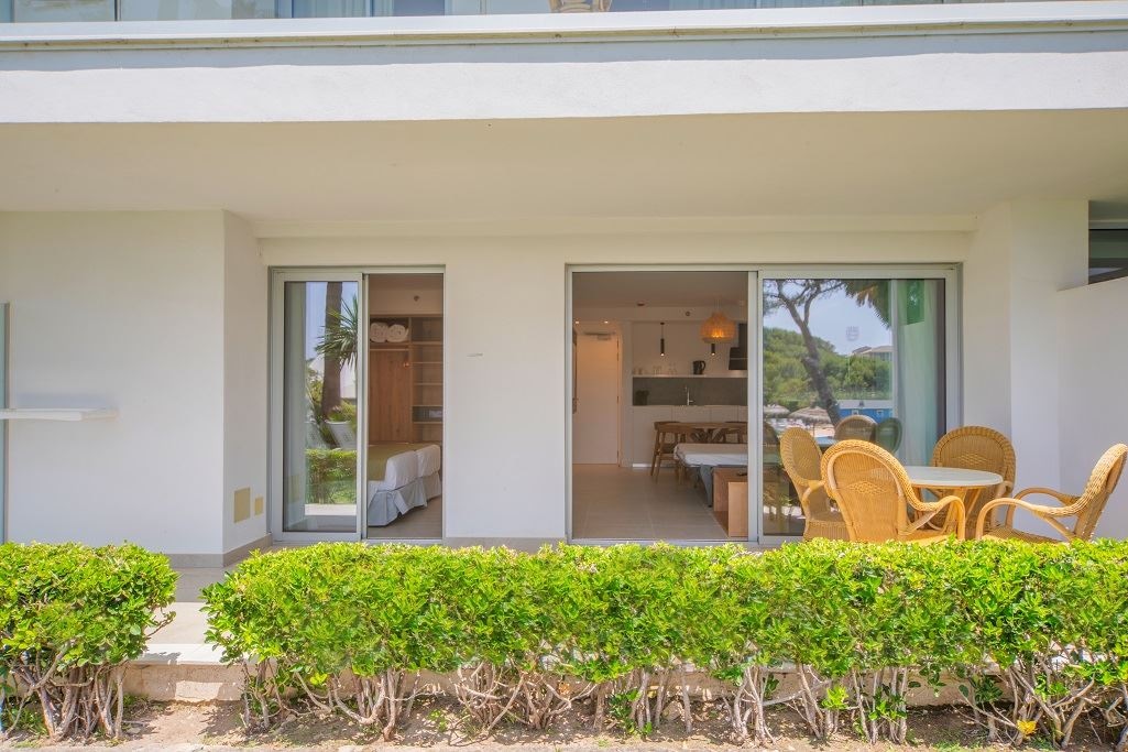 rooms-apartment-side-sea-view
