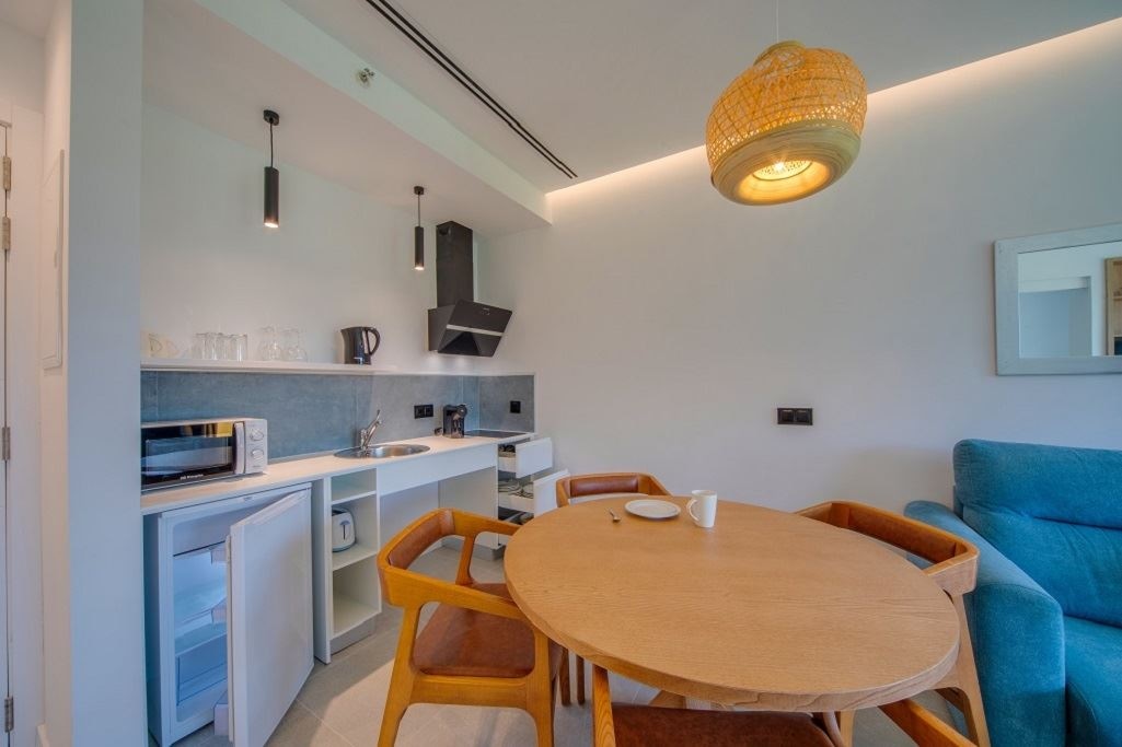 rooms-apartment-side-sea-view